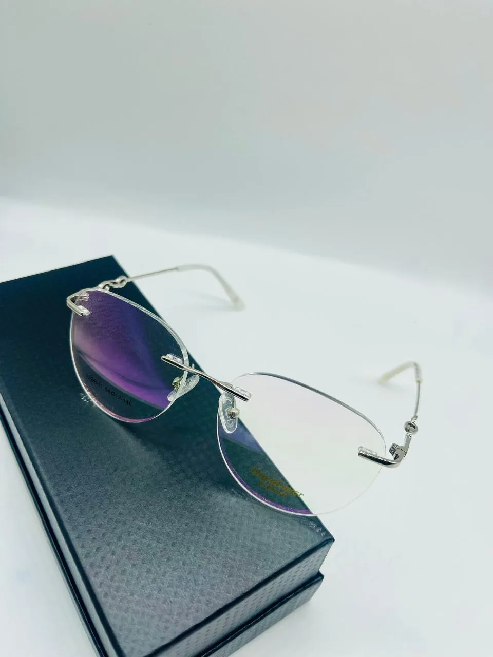 Lunettes Percées Or Rose - David Ayer Eyewear | Style Minimaliste